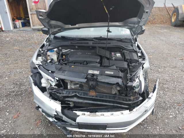 3VWD17AJ7FM325987 Volkswagen Jetta Sedan 1.8t Se