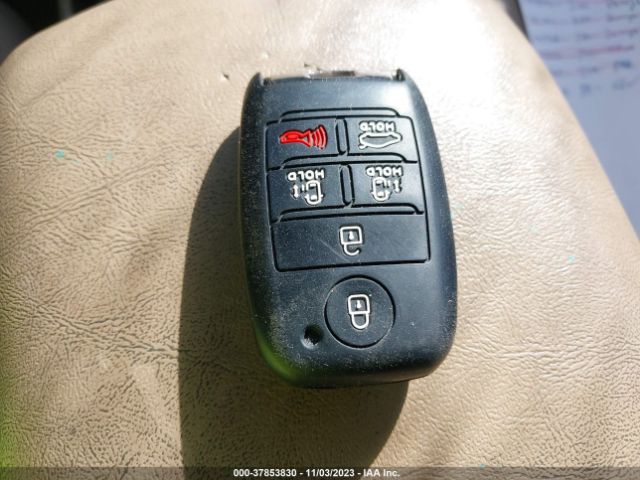 KNDMB5C1XJ6405844 KIA SEDONA LX