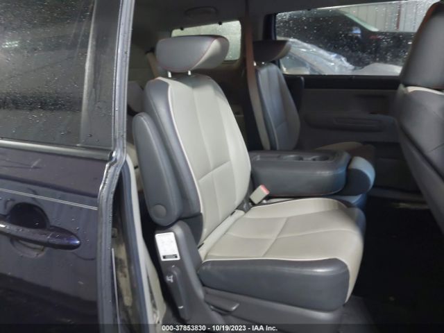 KNDMB5C1XJ6405844 KIA SEDONA LX