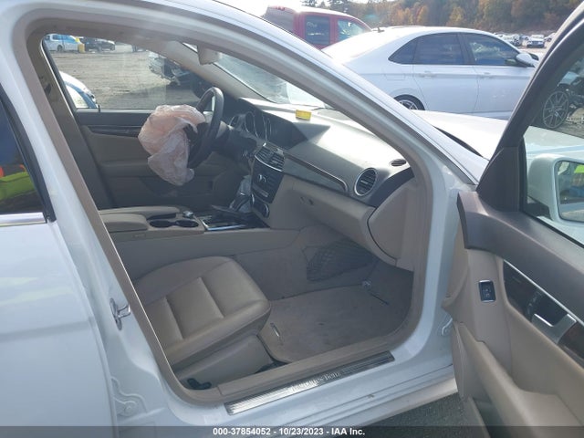WDDGF4HB5EA946273 Mercedes-Benz C-class C 250