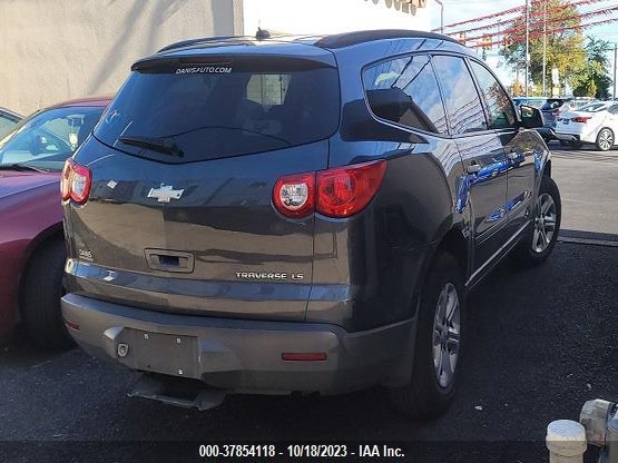 2012 CHEVROLET TRAVERSE 1GNKRFED9CJ240778 Photo 2