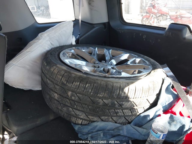 Chevrolet Tahoe Lt 2017 1GNSCBKC6HR163642 Image 12