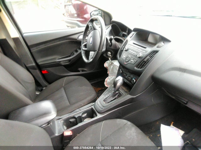 2015 FORD FOCUS SE VIN: 1FADP3K20FL250946