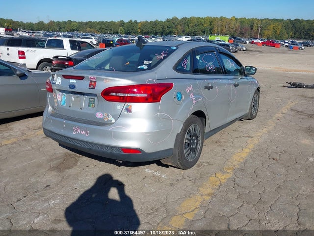 2018 FORD FOCUS S VIN: 1FADP3E21JL201016