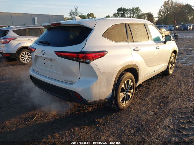 2021 TOYOTA HIGHLANDER XLE VIN: 5TDGZRBH7MS092626