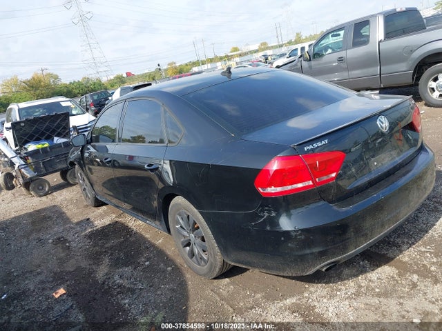 1VWAT7A32EC099789 Volkswagen Passat Wolfsburg Ed