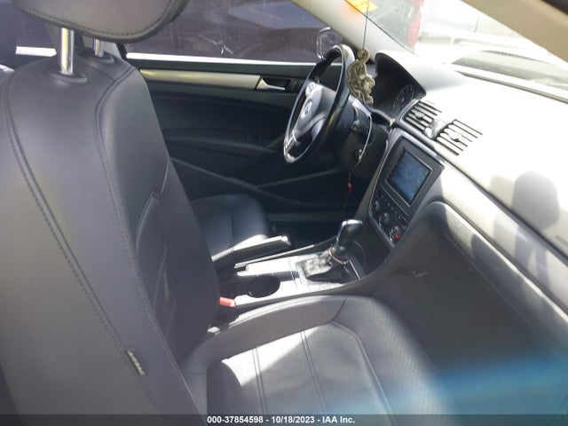 1VWAT7A32EC099789 Volkswagen Passat Wolfsburg Ed