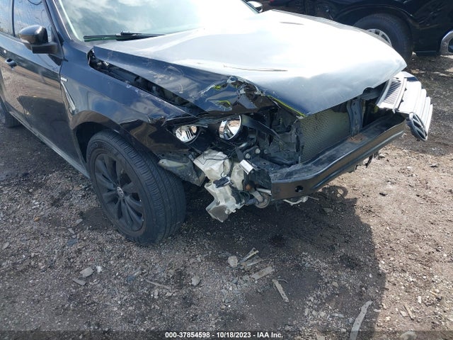 1VWAT7A32EC099789 Volkswagen Passat Wolfsburg Ed