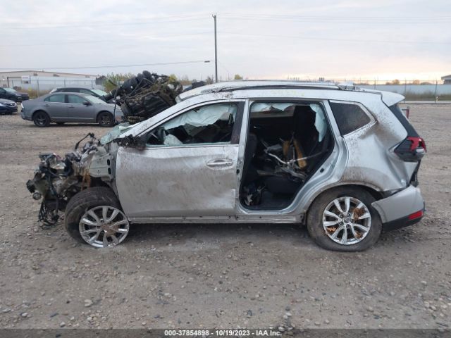 5N1AT2MV9KC703252 Nissan ROGUE SV