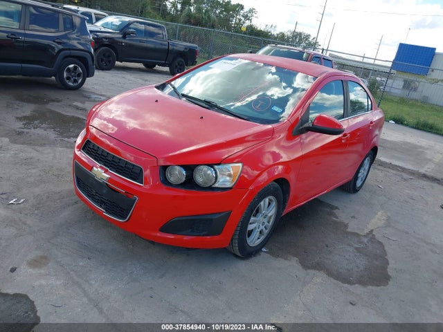 Chevrolet SONIC LT 2015 1G1JC5SH3F4131249 Image 2