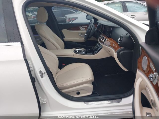 WDDZF4KB4HA121850 Mercedes-Benz E-class E 300