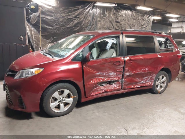 2018 TOYOTA SIENNA LE 8 PASSENGER VIN: 5TDKZ3DC0JS915191