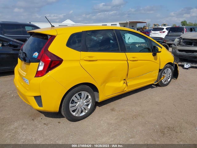 Honda FIT LX 2015 3HGGK5H57FM756261 Image 4