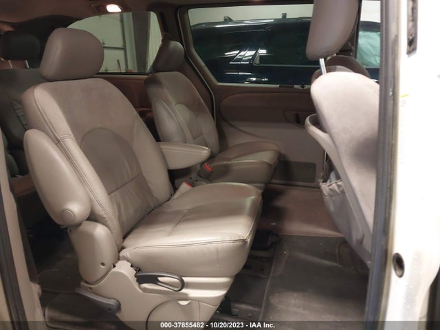 2002 CHRYSLER TOWN & COUNTRY LIMITED VIN: 2C8GP64LX2R584092
