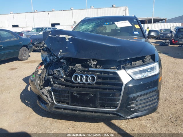 WA1HCCFS7JR004817 Audi Q3 Premium Plus