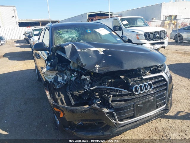 WA1HCCFS7JR004817 Audi Q3 Premium Plus