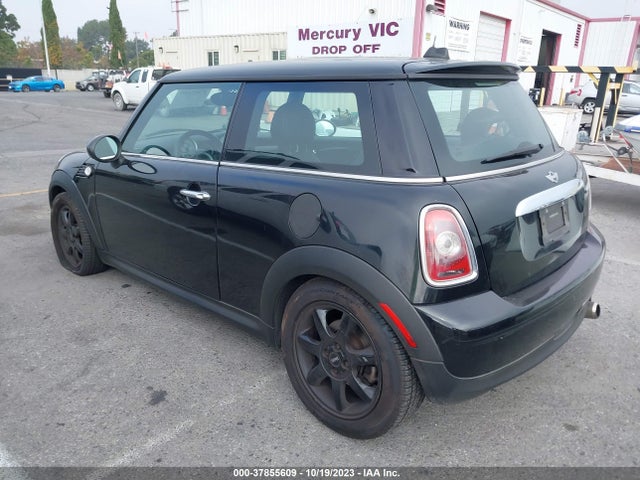 2009 MINI COOPER WMWMF33569TW76762 Photo 2