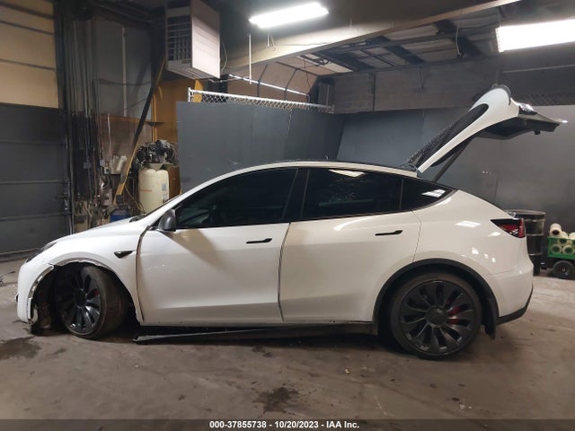 7SAYGDEF6PF861300 Tesla Model Y Performance
