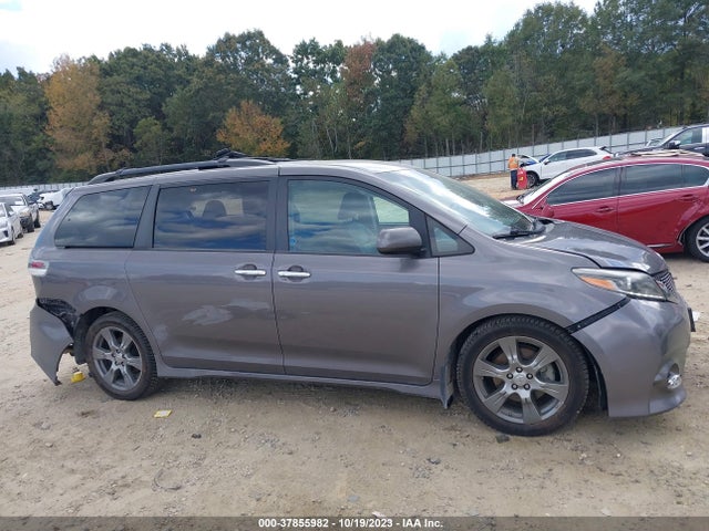 Toyota SIENNA SE 2017 5TDXZ3DC6HS818531 Image 13