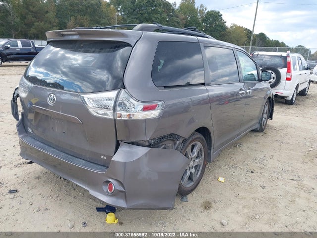 Toyota SIENNA SE 2017 5TDXZ3DC6HS818531 Image 4
