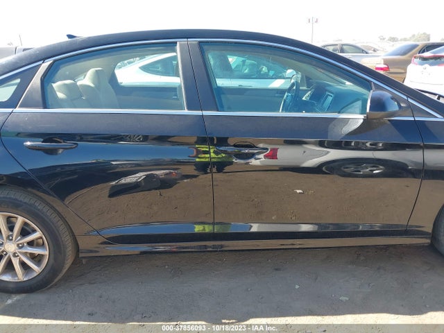 Hyundai SONATA SE 2019 5NPE24AF8KH776473 Image 31