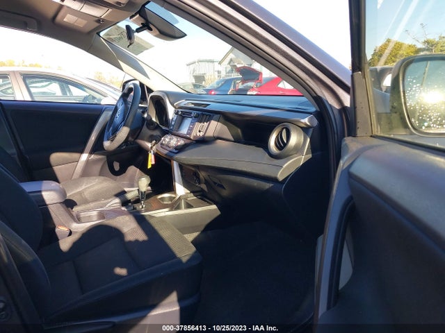 Toyota RAV4 LE 2017 JTMBFREV4HJ711514 Image 5