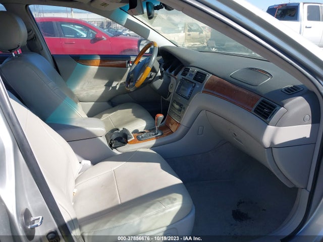 2005 LEXUS ES 330 VIN: JTHBA30G255089258