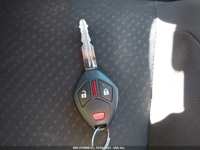 4A4AP3AW8FE056499 Mitsubishi Outlander Sport 2.4 Es