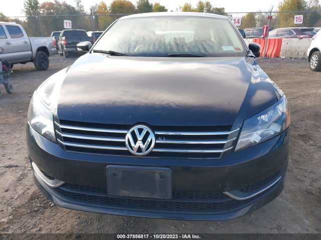 1VWBT7A33FC003058 Volkswagen Passat 1.8t Se