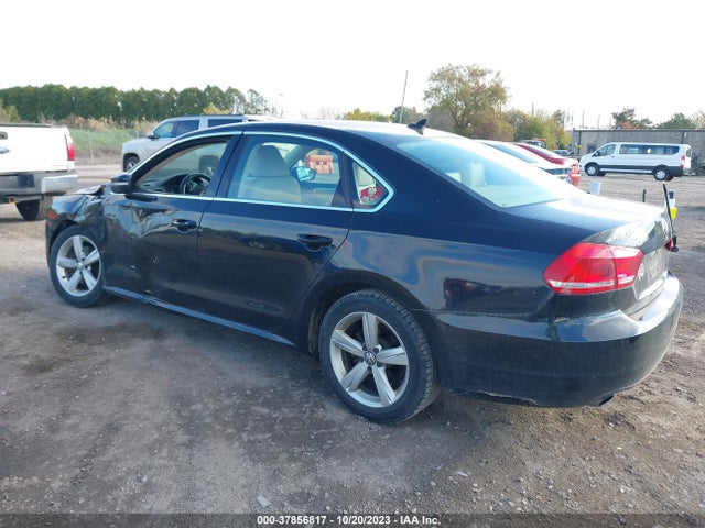 1VWBT7A33FC003058 Volkswagen Passat 1.8t Se