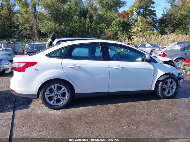 Ford FOCUS SE 2014 1FADP3F24EL437065 Image 14