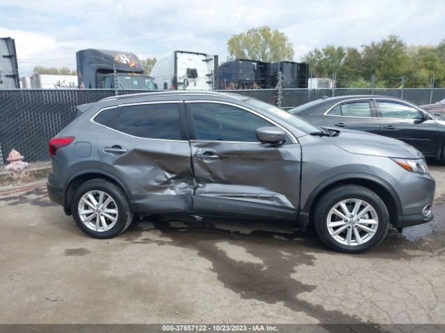 JN1BJ1CR8HW134451 Nissan Rogue Sport Sv
