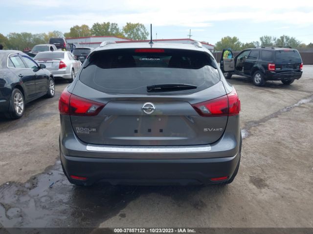 JN1BJ1CR8HW134451 Nissan Rogue Sport Sv