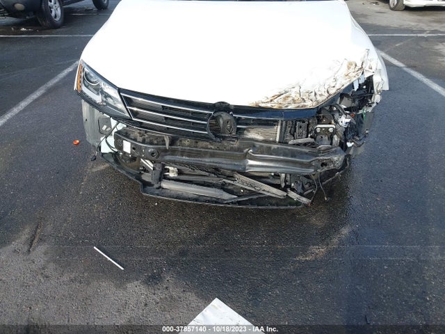 3VWD17AJ6GM343995 Volkswagen Jetta Sedan 1.8t Sport