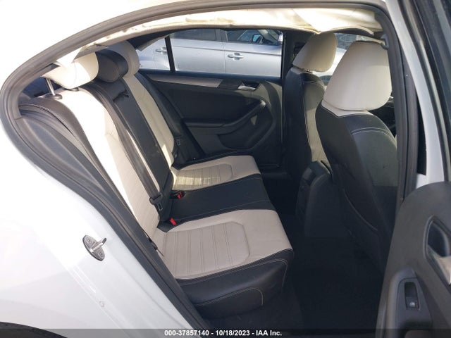 3VWD17AJ6GM343995 Volkswagen Jetta Sedan 1.8t Sport