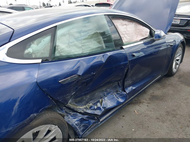 Tesla Model S 75d/100d/p100d 2018 5YJSA1E21JF247830 Image 12