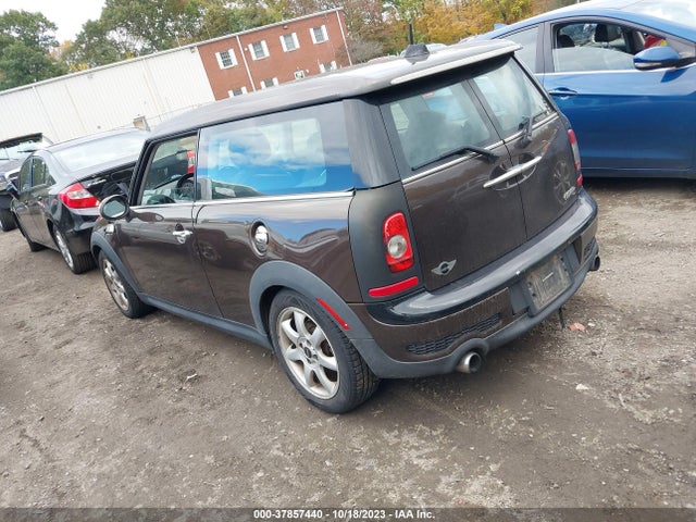 2009 MINI COOPER CLUBMAN WMWMM335X9TP89930 Photo 2