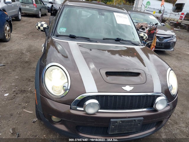 2009 MINI COOPER CLUBMAN WMWMM335X9TP89930 Photo 5
