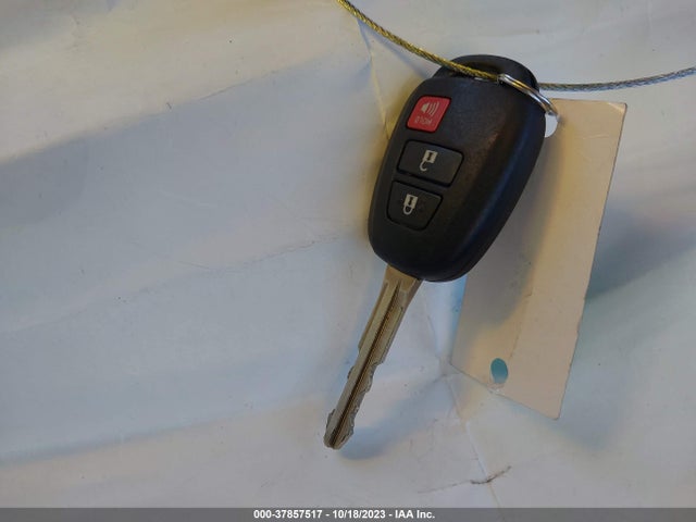 Toyota Prius C One 2016 JTDKDTB33G1131675 Image 30