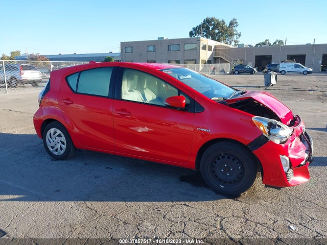 Toyota Prius C One 2016 JTDKDTB33G1131675 Image 32