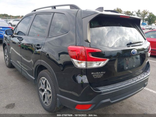 2021 SUBARU FORESTER JF2SKAFC4MH487450 Photo 2