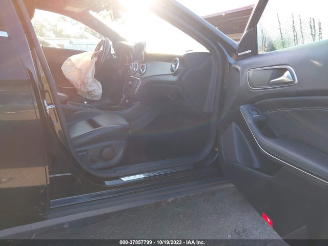 Mercedes-Benz GLA 250 2016 WDCTG4EB5GJ205662 Image 5