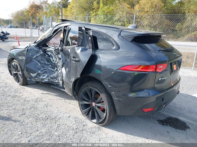 2017 JAGUAR F-PACE SADCL2BV2HA490668 Photo 2
