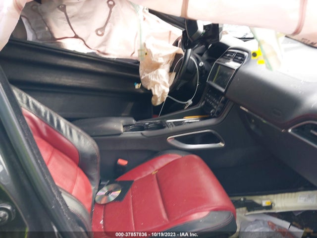 2017 JAGUAR F-PACE SADCL2BV2HA490668 Photo 4