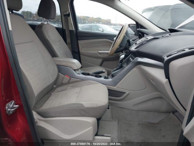 1FMCU9GX6FUB28927 Ford ESCAPE SE