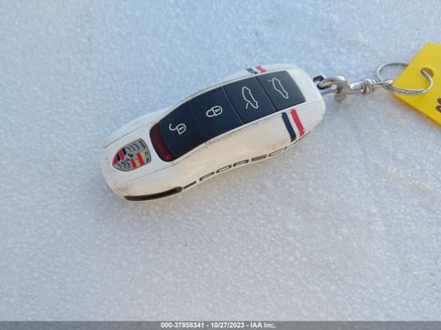 WP0CA2A89HS221932 Porsche 718 Boxster