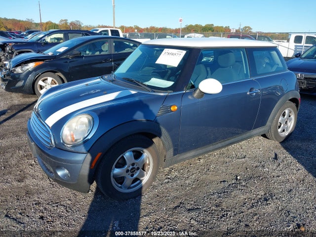 2009 MINI COOPER HARDTOP WMWMF33599TU73493 Photo 1