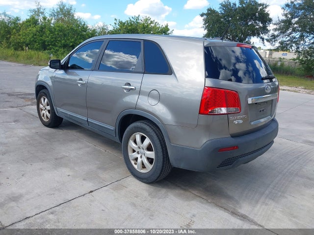 2013 KIA SORENTO LX VIN: 5XYKT4A18DG416229