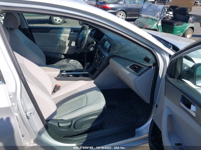 2016 HYUNDAI SONATA 2.4L SE VIN: 5NPE24AF9GH267693
