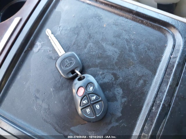 2012 TOYOTA SIENNA XLE/LTD VIN: 5TDDK3DC3CS036350